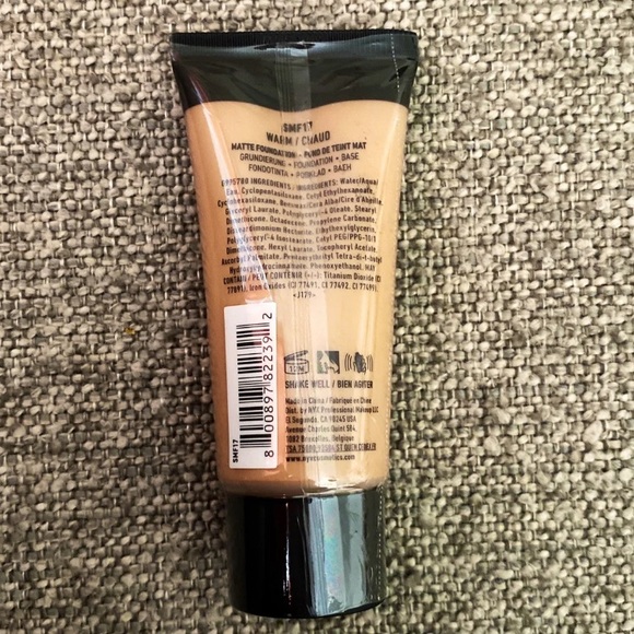 NYX Stay Matte But Not Flat Liquid Foundation - Picture 4 of 4